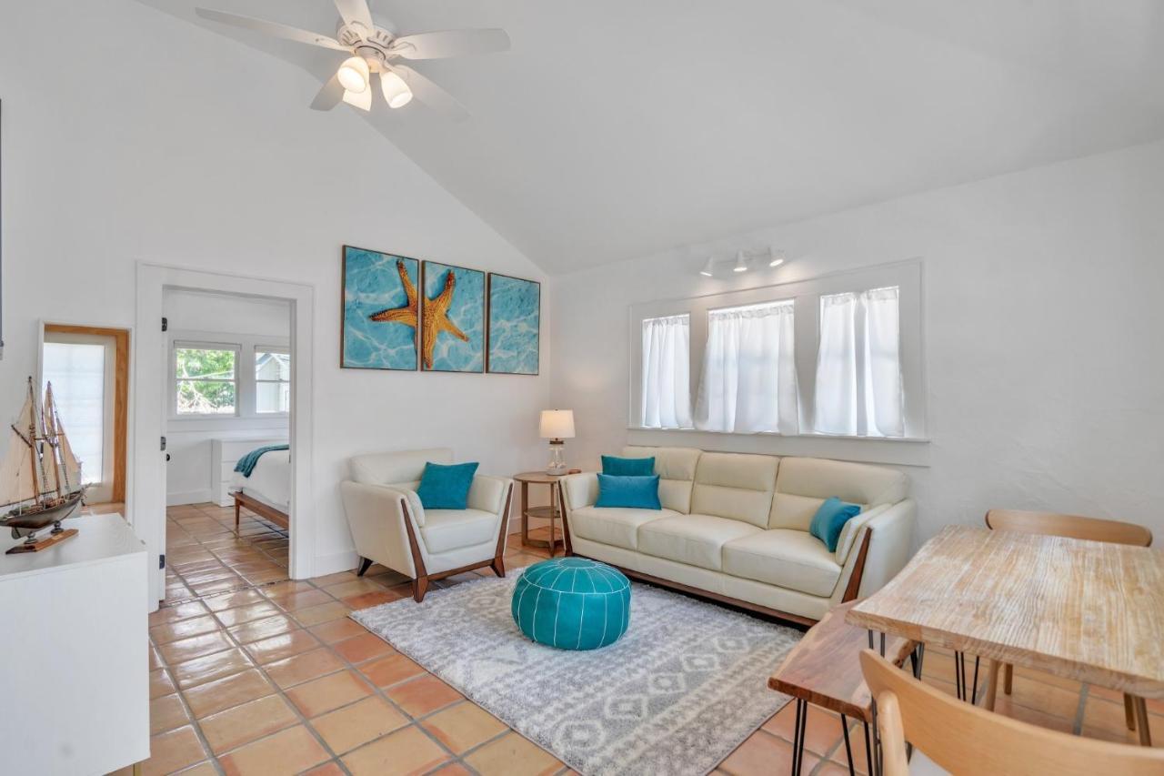 Sarasota, Fl Bungalow - Bright & Breezy Coastal Vibes - 10 Mins To White Sand Beaches Home Екстериор снимка