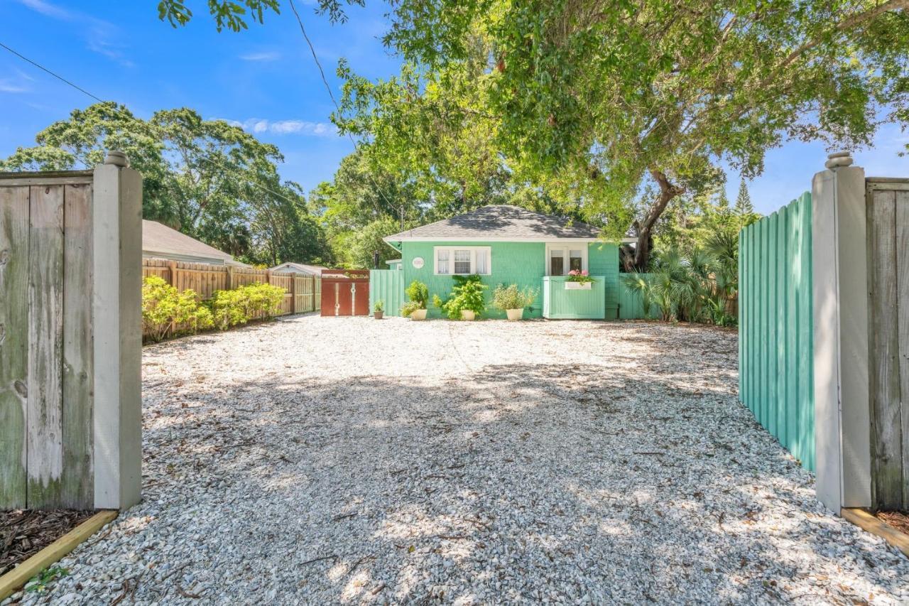 Sarasota, Fl Bungalow - Bright & Breezy Coastal Vibes - 10 Mins To White Sand Beaches Home Екстериор снимка